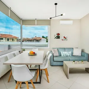 https://agreste-luxury-apartments.hotelschalkidiki.net